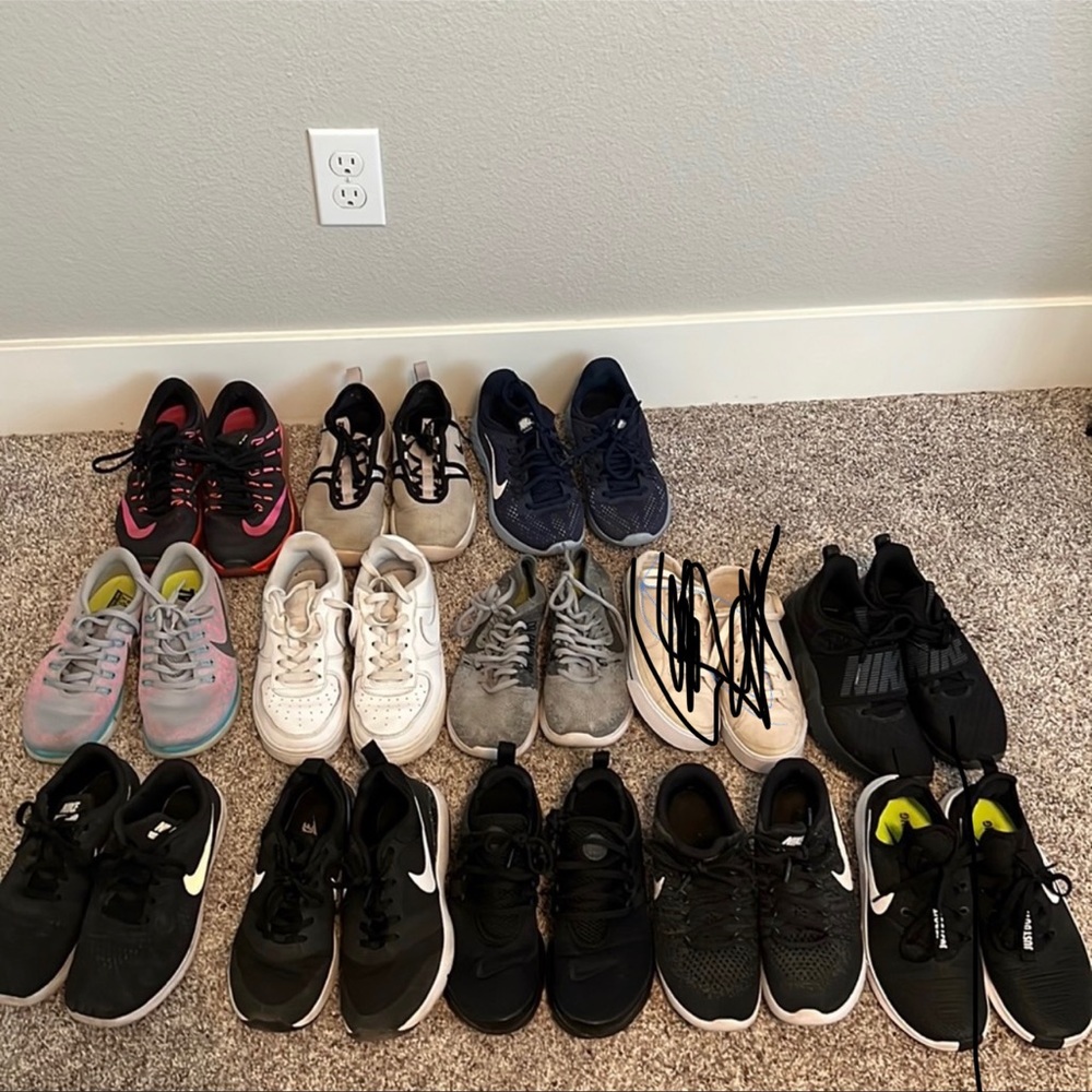 Nike shoe bundle
